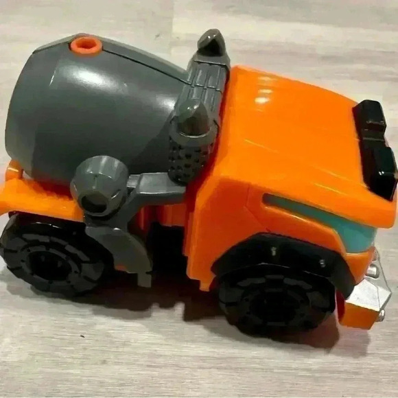 Rescan WEDGE Construction-Bot (Cement Truck) Transformers Rescue Bots Academy - Picture 6 of 7